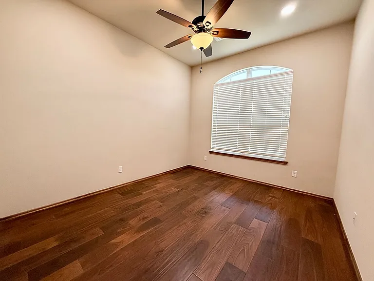 706 Sedona Dr — Photo 16
