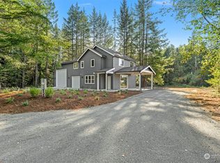 7447 Petrie Ln, Blaine, WA 98230