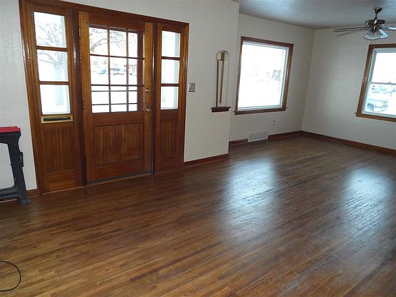 4th image of 1128 E Rich Ave