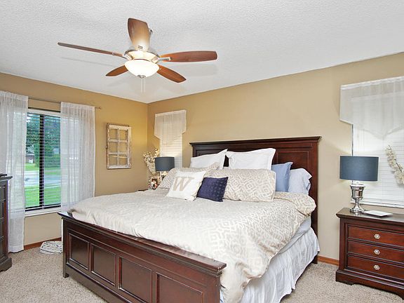 5th image of 720 Hillville Dr