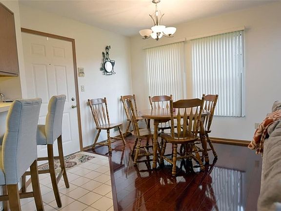 5th image of 3811 North Park Unit 4