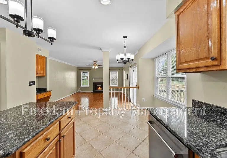 9140 Worthington Dr — Photo 30