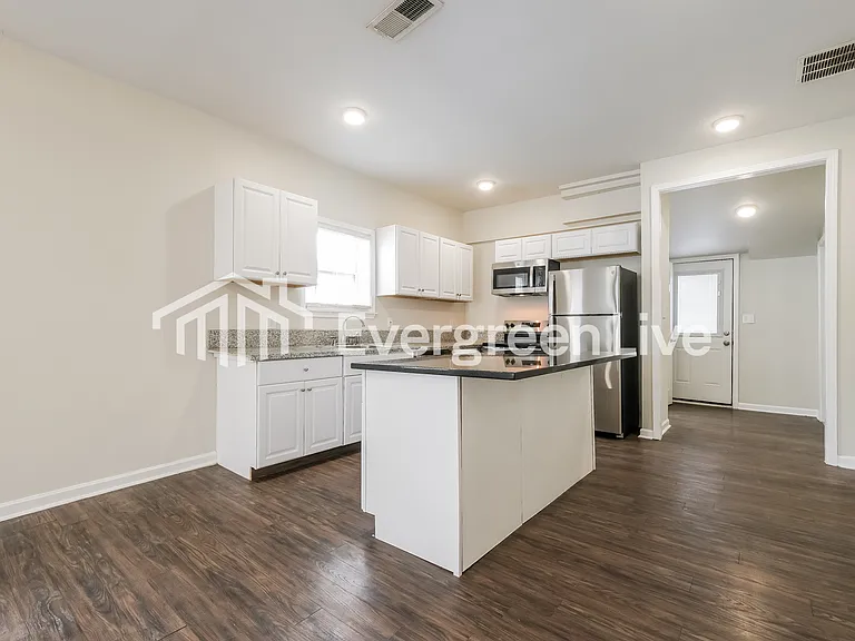 1596 Jonesboro Rd SE — Photo 7