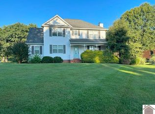201 Golf Cart Dr, Mayfield, KY 42066