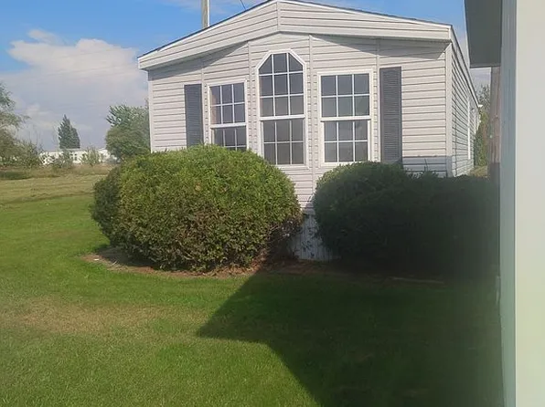 735 3 1/2 St S, Oakes, ND 58474