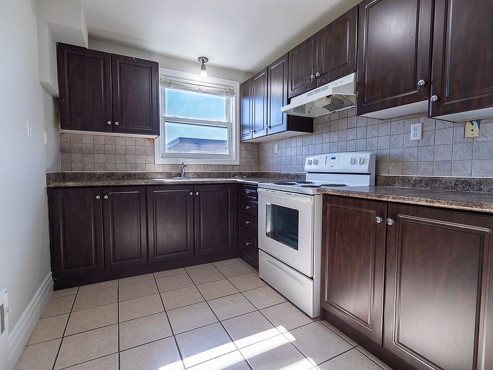 1st image of 143 Westchester Cres #1