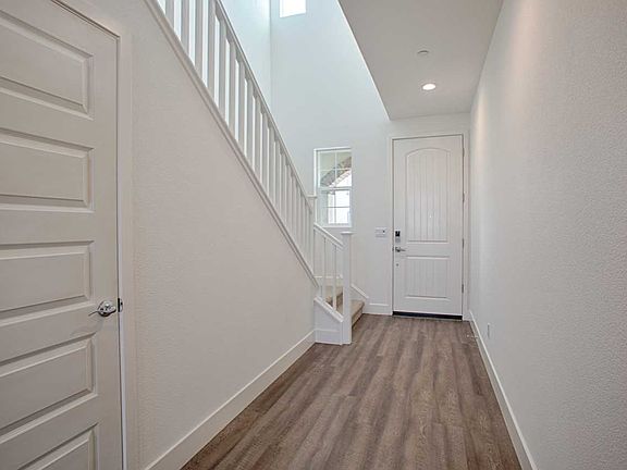 Homesite 27 - Entry