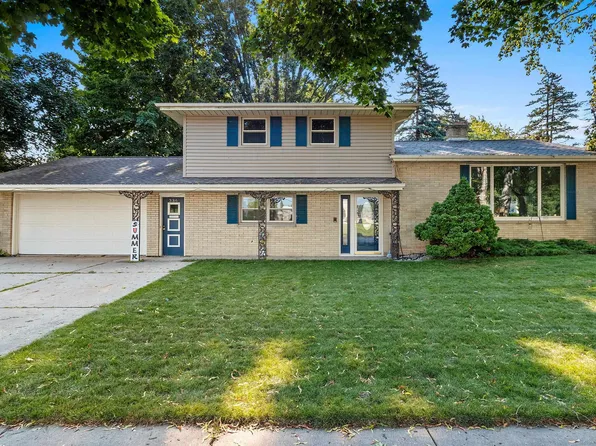 336 N Locust St, Green Bay, WI 54303