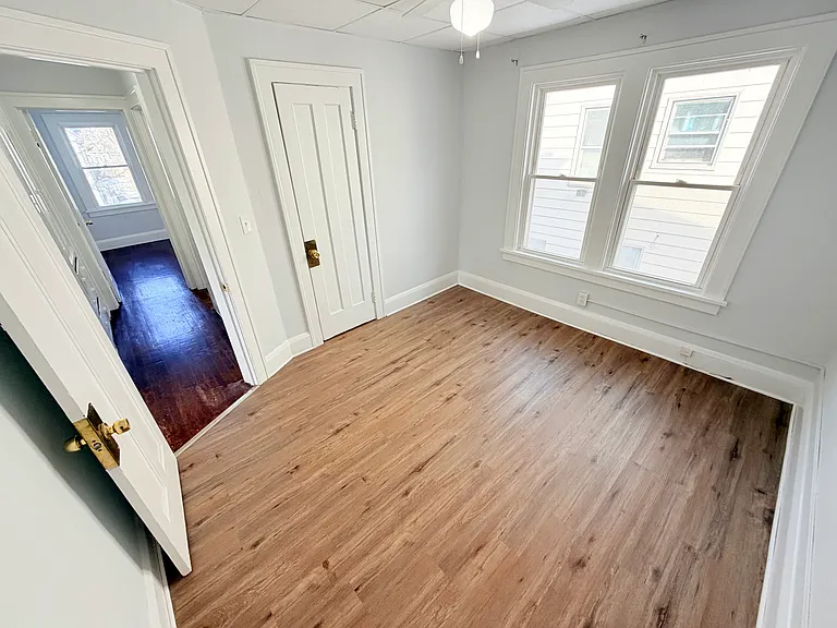 15711 Grovewood Ave #2 — Photo 23