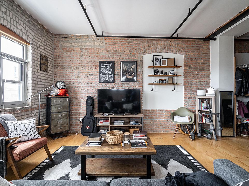 1st image of 3059 N Weil St Unit 201
