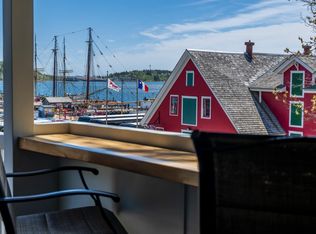 56 Montague St, Lunenburg, NS B0J2C0