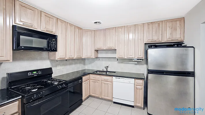 Sold by Moda Realty | media 28