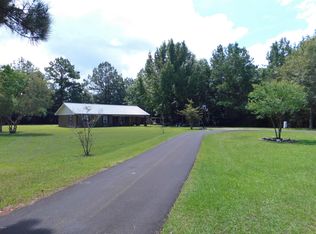 37 Cradock Ln, Picayune, MS 39466