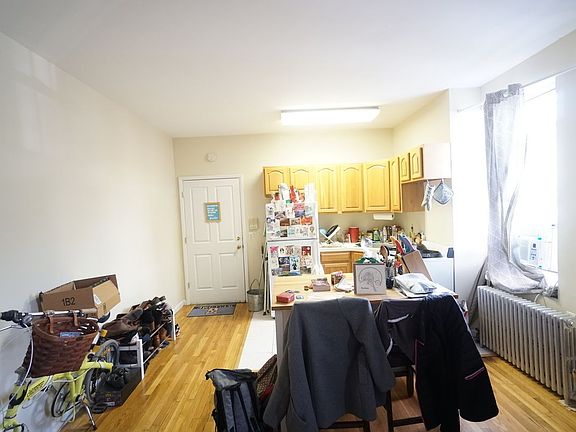 4th image of 290 19th St #1