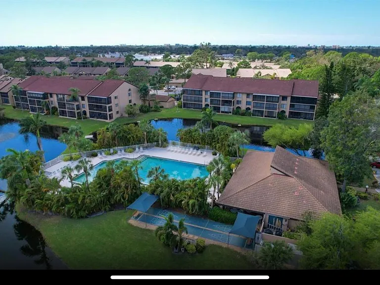 5673 Ashton Lake Dr — Photo 23