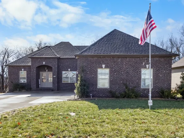 594 Tacoma Dr, Clarksville, TN 37043