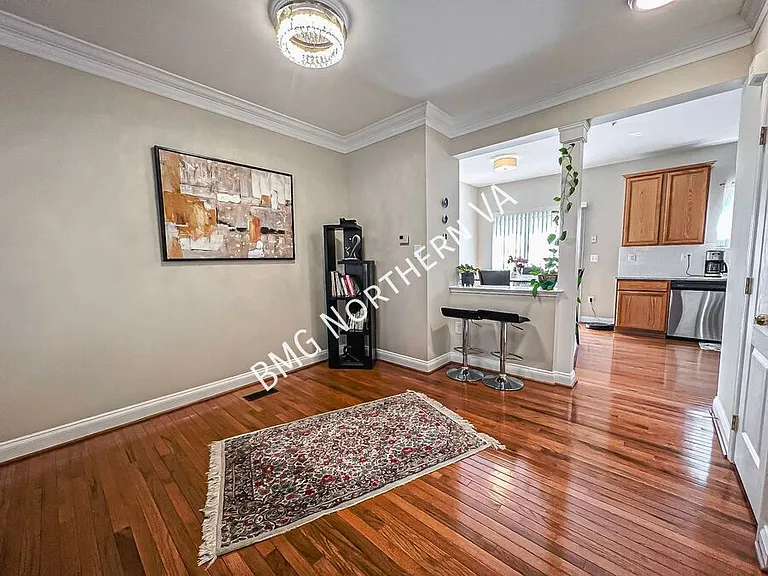 110 Cahill Dr — Photo 5