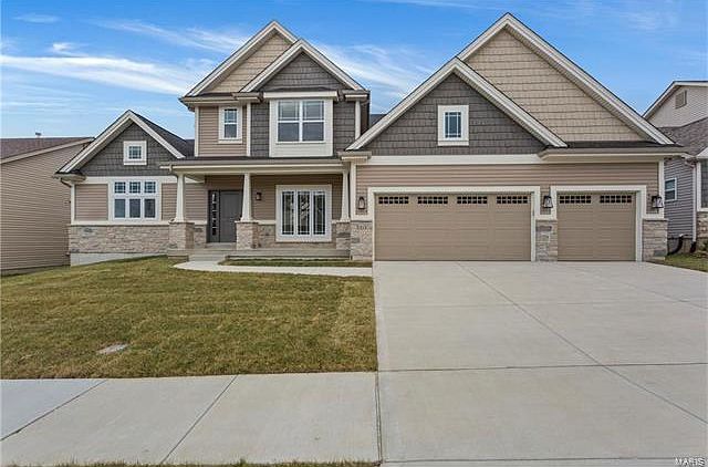 1st image of 2313 De La Croix Ave