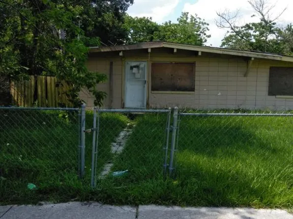 1023 Depaul Dr, Jacksonville, FL 32218