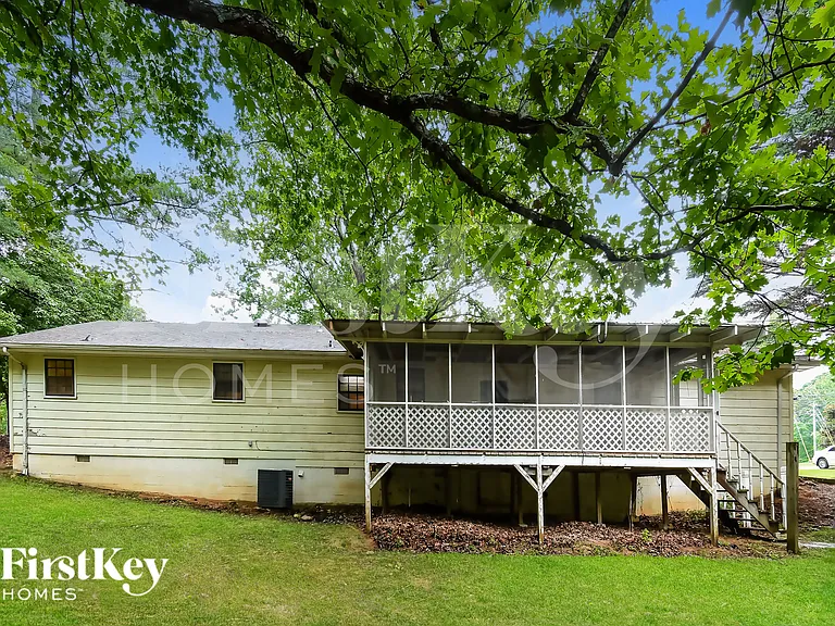3704 Newport Dr — Photo 17