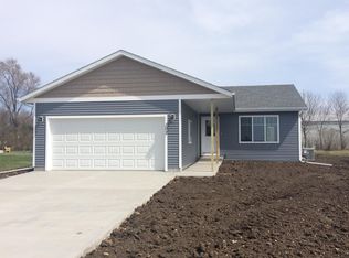 102 Lindsay Dr, Aurora, SD 57002