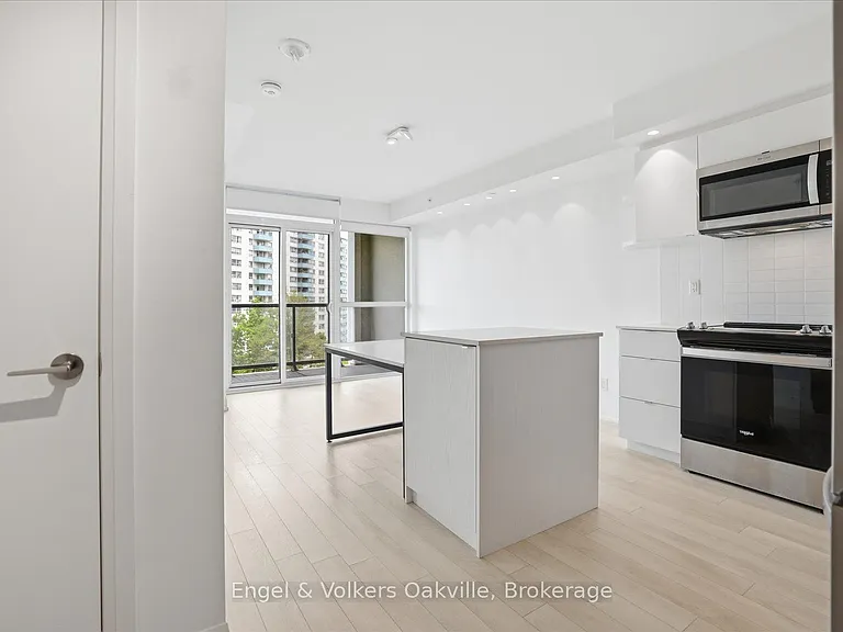 1461 Lawrence Ave W #603 — Photo 5
