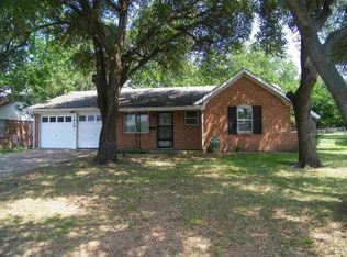 1310 Phillips St, Cleburne, TX 76033