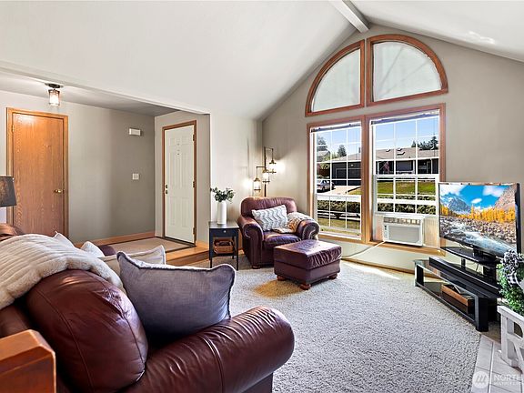 2nd image of 10103 27th Drive SE