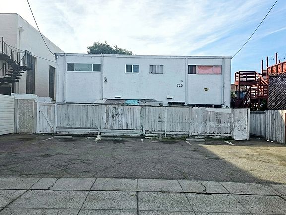 5th image of 725 E 17th St APT F