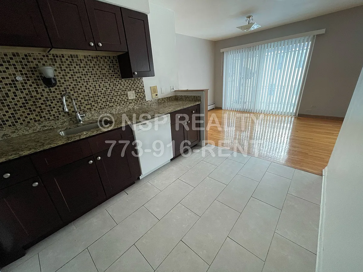 Building Photo - 1026 S River Rd #3B