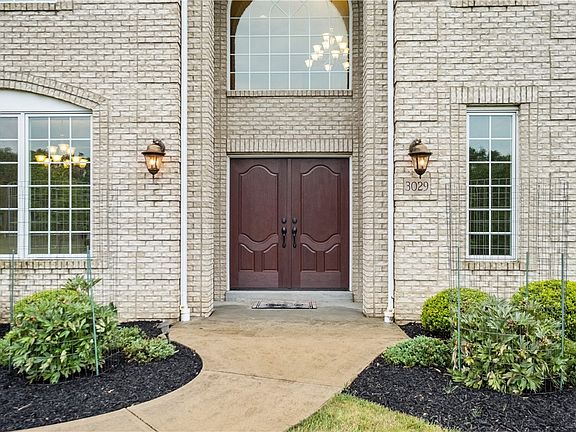 4th image of 3029 Whispering Creek Dr