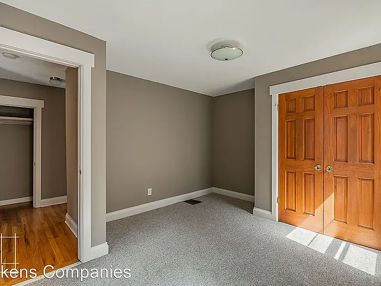 320 W 2nd Ave — Photo 3
