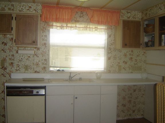 5th image of 5 Amber Ln
