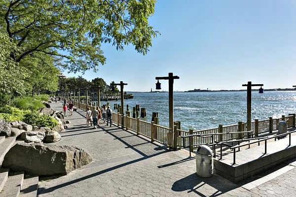 Sold by MNS | media 6