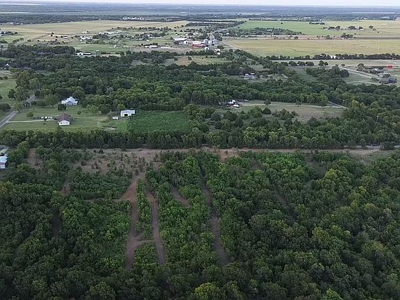 4th image of 10 McKnight Rd