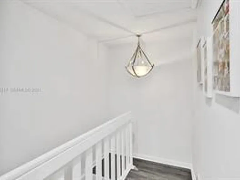 833 NW 81st Ave — Photo 10