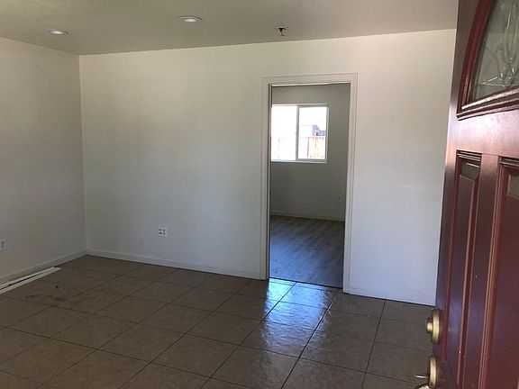 4th image of 3354 E Hills Dr