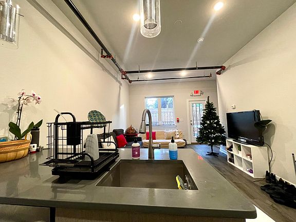 3rd image of 1626 Cecil B Moore Ave #1F