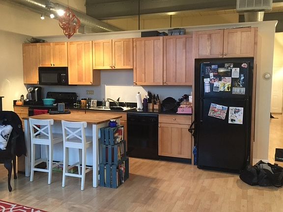 3rd image of 1316 N Milwaukee Ave APT 202