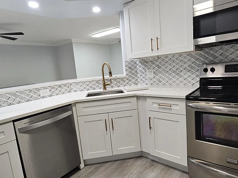 400 Scotia Dr #203 — Photo 63