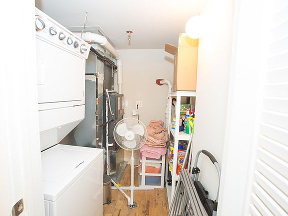 4th image of 1056 N Hermitage Ave APT 1