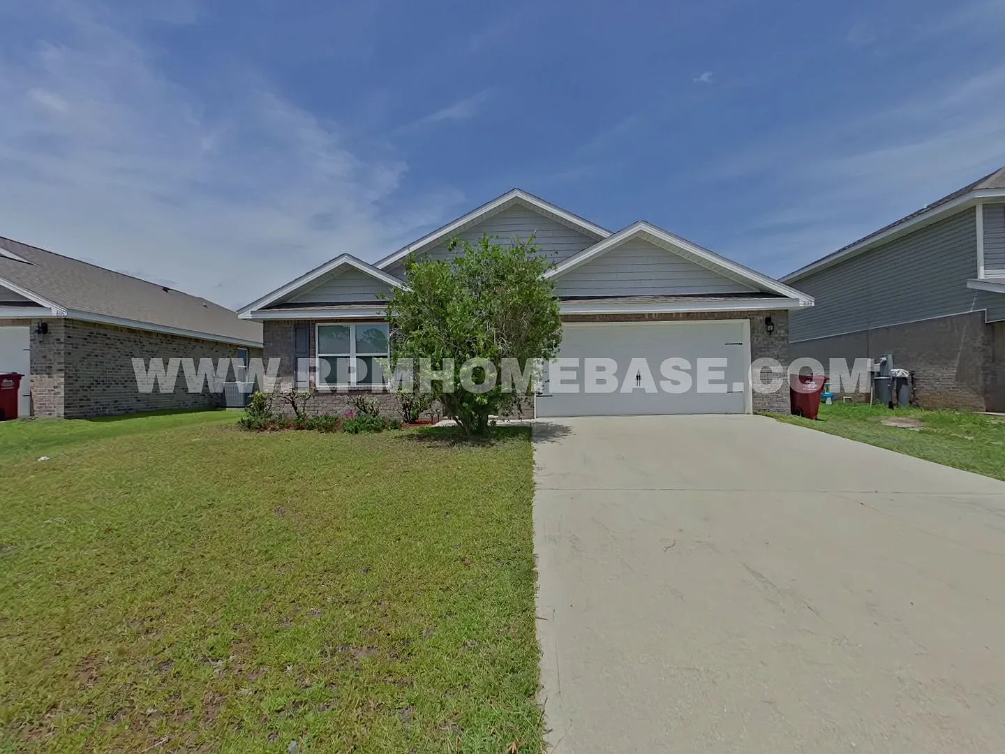 Spacious 4-Bedroom Home with Covered Porch in Redstone Commons, Crestview — Photo 1