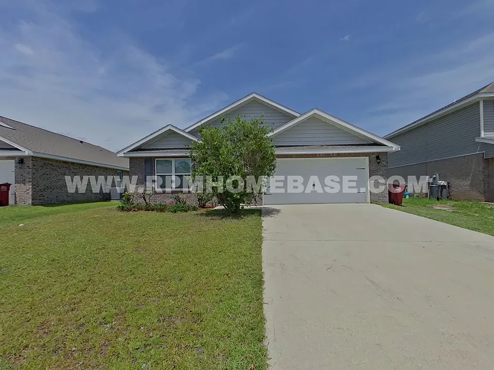 808 Moorhen Way