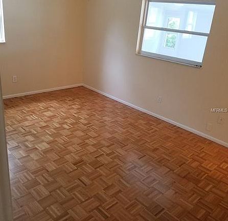 5th image of 12222 Floral Ln