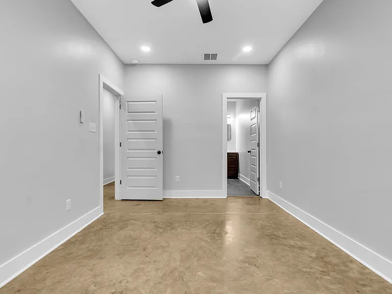 2132 Lyon Ave — Photo 18