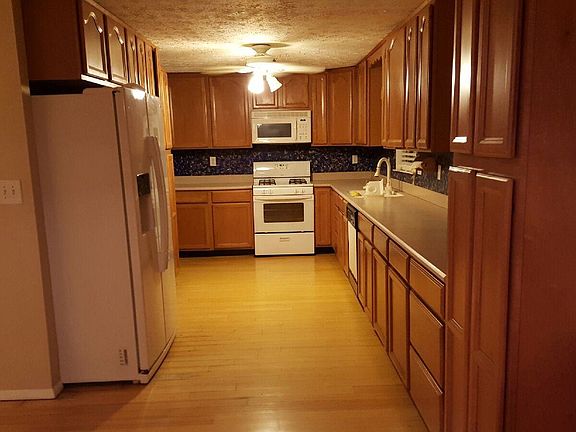 2nd image of 1222 Brockdell Ct