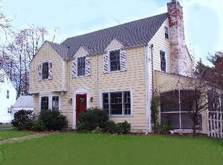 83 Chelsea St, Fairfield, CT 06824