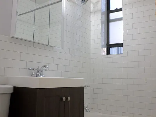 Rented by Keller Williams NYC | media 27