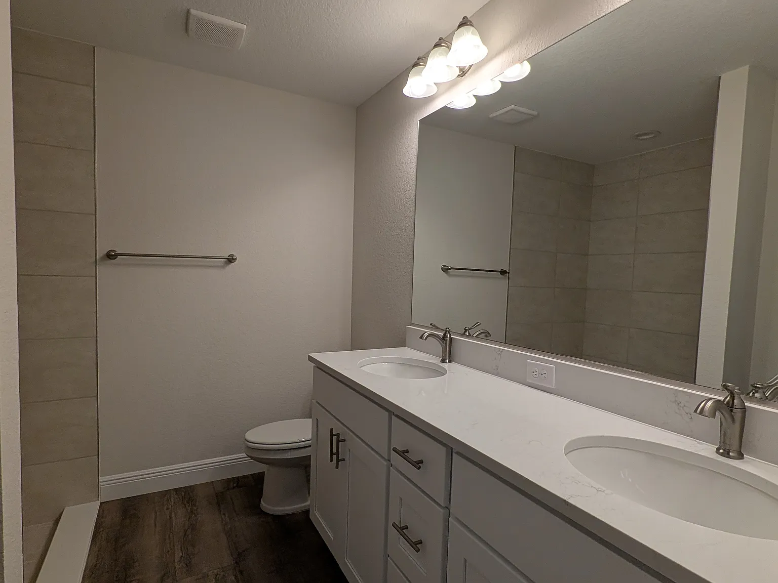 3 bed, 1453 sqft, $1,825 — Photo 4