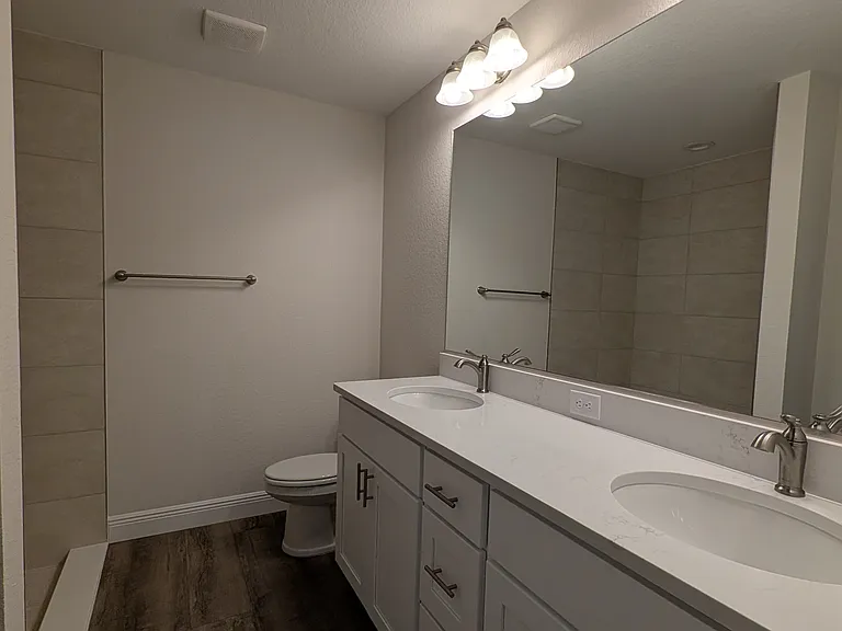 3140 W Juliet Pl — Photo 4